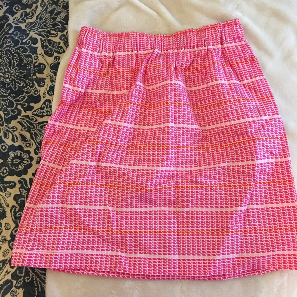 ⭐️BRAND NEW Vineyard Vines pink skirt⭐️